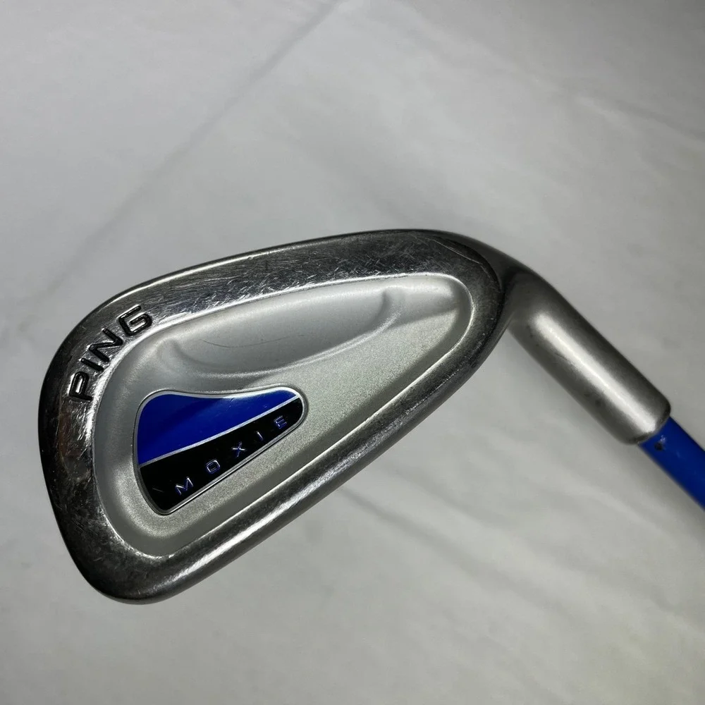 Ping Moxie RH Junior 7-Iron, Y-Flex Ping Moxie graphite shaft,‎ Ping grip.